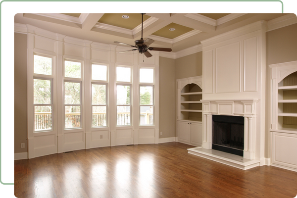 empty living room with a wall with 5 windows